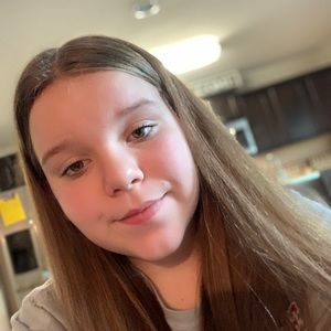 Meet your Posher, Lexi